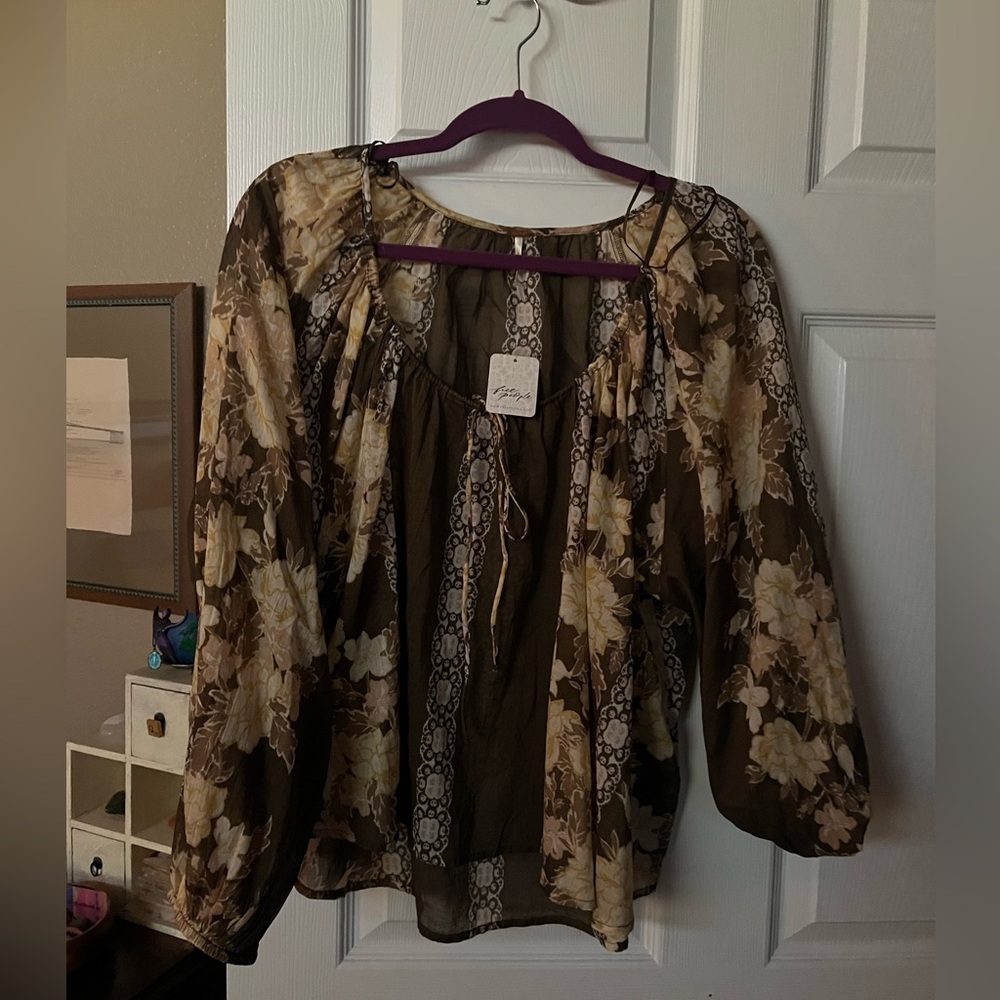 Women’s Free People top